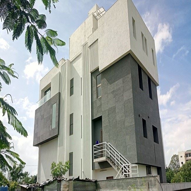 स्टोन क्लैडिंग टाइलें आंतरिक दीवारें